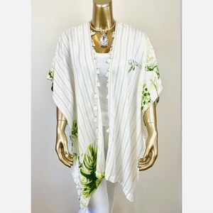 CLOSING SALE - CHICO'S $129 COVERING RUANA (L/XL)